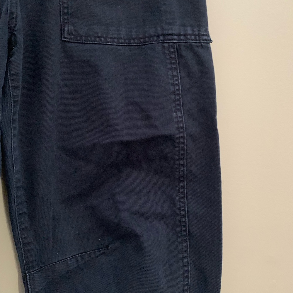 Gap women’s  horseshoe black jeans. Size 2 - Picture 6 of 13